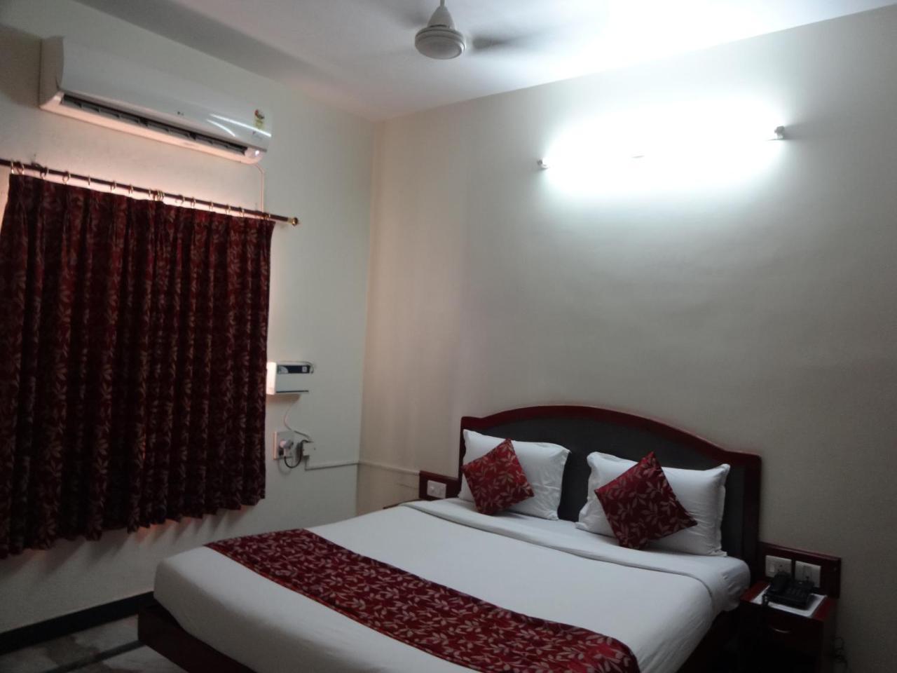Hotel Sri Sabthagiri Pondicherry Exterior photo